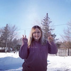 Meet your Posher, Dannielle